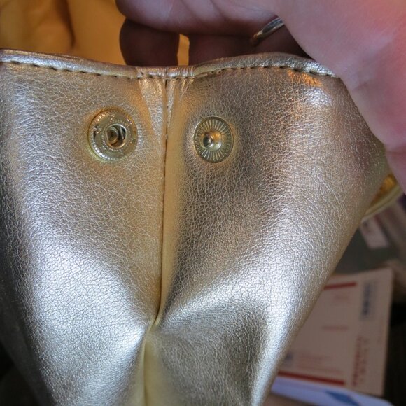 NWOT Avon Gold Tote With Wristlet Sequins 14½"x 15" x3" - Picture 5 of 11